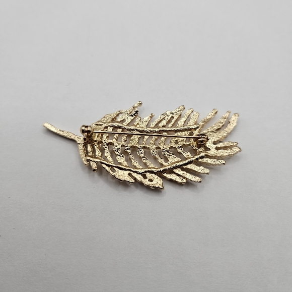 Stunning Brooch Pin Gold Silver Tone Leaf Texture Clear Rhinestones - Picture 2 of 3